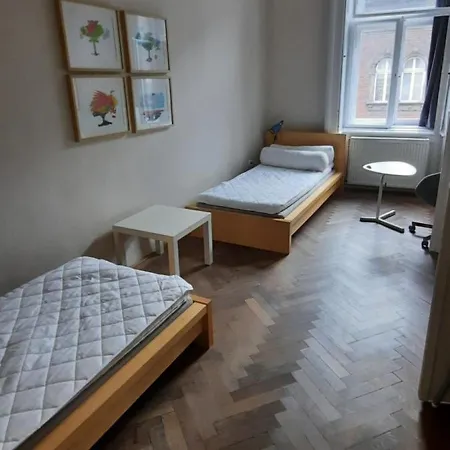 Budapest بودابست